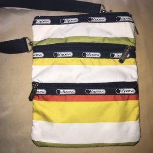 Lesportsac deluxe crossbody purse